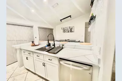 2182 SE Broward Ter, Port Saint Lucie, FL 34952 - Photo 4