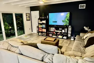 220 SW 3rd Ave, Hallandale Beach, FL 33009 - Photo 8