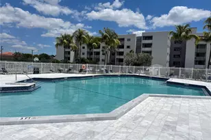 8185 NW 7th St, Miami, FL 33126 - Photo 32