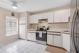 64 Meadows Dr, Boynton Beach, FL 33436 - Photo 8
