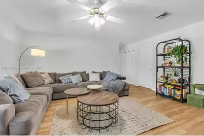 620 Lake Dasha Cir, Plantation, FL 33324 - Photo 20