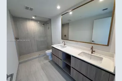 77 SE 5 St #1806, Miami, FL 33131 - Photo 16