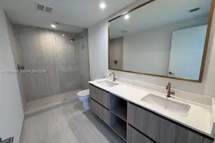 77 SE 5 St, Miami, FL 33131 - Photo 16