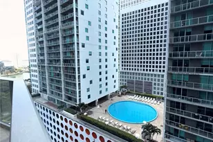 77 SE 5th St, Miami, FL 33131 - Photo 32