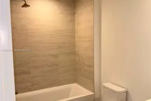 77 SE 5th St, Miami, FL 33131 - Photo 26