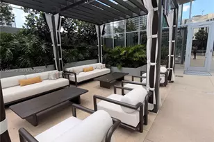 77 SE 5th St, Miami, FL 33131 - Photo 28