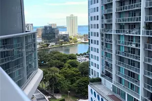 77 SE 5th St, Miami, FL 33131 - Photo 22