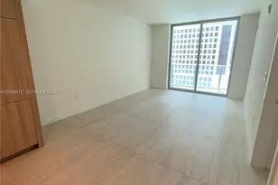 77 SE 5th St, Miami, FL 33131 - Photo 16