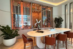 77 SE 5th St, Miami, FL 33131 - Photo 32