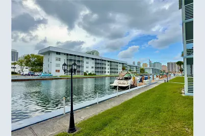 3551 NE 169th St #105, North Miami Beach, FL 33160 - Photo 28