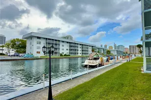 3551 NE 169th St, North Miami Beach, FL 33160 - Photo 28