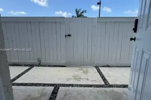4590 SW 68th Ct Cir, Miami, FL 33155 - Photo 6