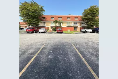 260 NW 107th Ave #204, Miami, FL 33172 - Photo 2