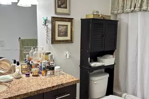 8225 Lake Dr, Doral, FL 33166 - Photo 14
