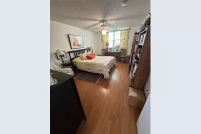 8225 Lake Dr #404, Doral, FL 33166 - Photo 26