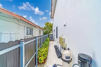 6535 SW 26th St, Miami, FL 33155 - Photo 32