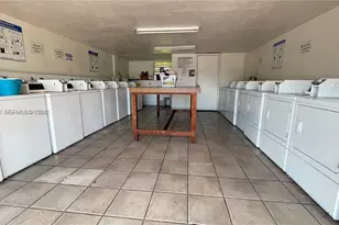 271 NW 177th St, Miami Gardens, FL 33169 - Photo 14