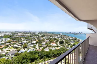1800 NE 114th St #PH01, Miami, FL 33181 - Photo 2