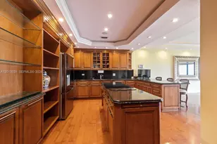 1800 NE 114th St, Miami, FL 33181 - Photo 10