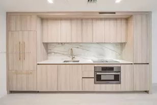 77 SE 5 St, Miami, FL 33131 - Photo 10