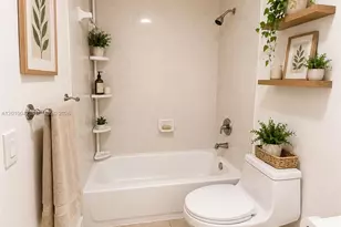 7532 NW 176th St, Miami Lakes, FL 33015 - Photo 20