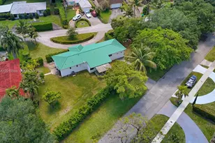 6065 N Waterway Dr, Miami, FL 33155 - Photo 32