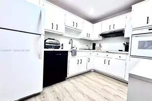 400 Kings Point Dr, Sunny Isles Beach, FL 33160 - Photo 6
