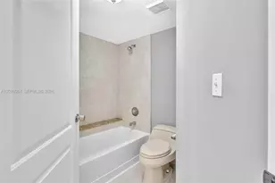 2881 N Oakland Forest Dr, Oakland Park, FL 33309 - Photo 18