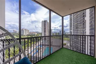 20379 W Country Club Dr, Aventura, FL 33180 - Photo 26