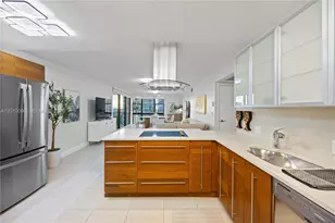 20379 W Country Club Dr, Aventura, FL 33180 - Photo 6