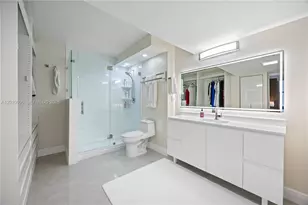 20379 W Country Club Dr, Aventura, FL 33180 - Photo 16