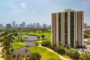20379 W Country Club Dr, Aventura, FL 33180 - Photo 34