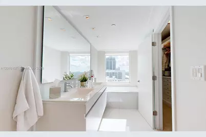 5025 Collins Ave #2206, Miami Beach, FL 33140 - Photo 18