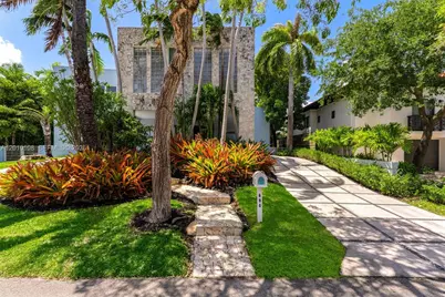 690 Warren Ln, Key Biscayne, FL 33149 - Photo 2