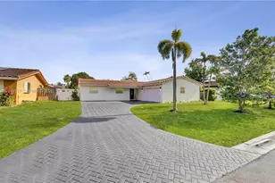 7511 NW 41st St, Coral Springs, FL 33065 - Photo 2