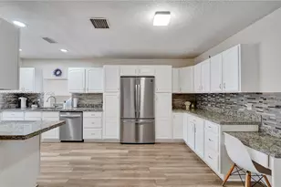 7511 NW 41st St, Coral Springs, FL 33065 - Photo 14