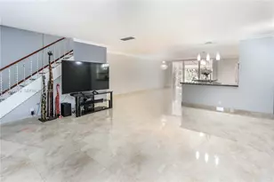 928 NE 27th Ave, Hallandale Beach, FL 33009 - Photo 8