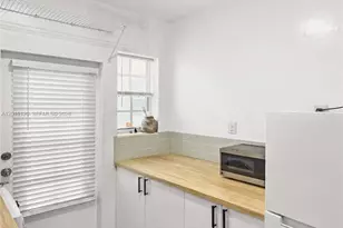 717 Espanola Way, Miami Beach, FL 33139 - Photo 14