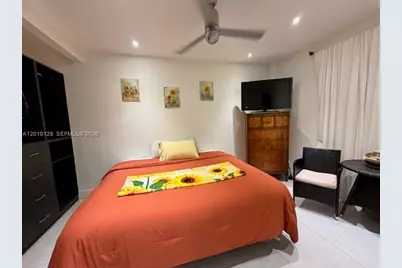 1043 NW 2nd St #3, Miami, FL 33128 - Photo 1