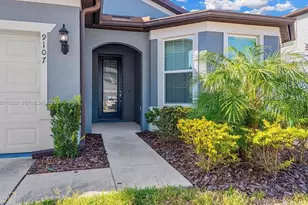 9107 Rally Spring Loop, Other City - In The State Of Florida, FL 33545 - Photo 2