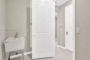 9107 Rally Spring Loop, Other City - In The State Of Florida, FL 33545 - Photo 10