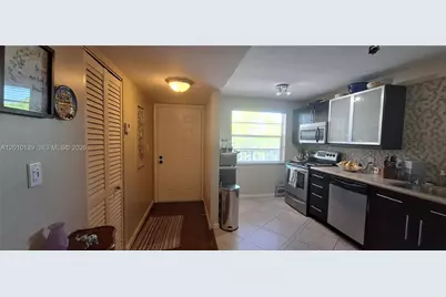 3000 NW 48th Ter #320, Lauderdale Lakes, FL 33313 - Photo 4