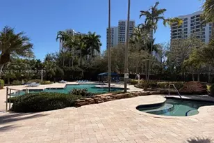 3500 Mystic Pointe Dr, Aventura, FL 33180 - Photo 24