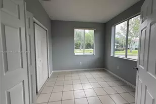 2458 SE 15th Pl, Homestead, FL 33035 - Photo 10