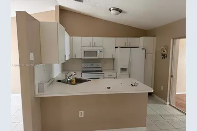 18109 SW 142nd Ct, Miami, FL 33177 - Photo 6