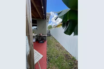 2144 NW 85th St, Miami, FL 33147 - Photo 24