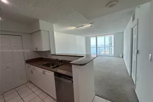 1155 Brickell Bay Dr, Miami, FL 33131 - Photo 4