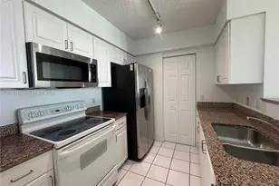 1155 Brickell Bay Dr, Miami, FL 33131 - Photo 8