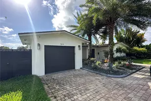9275 SW 67th St, Miami, FL 33173 - Photo 2
