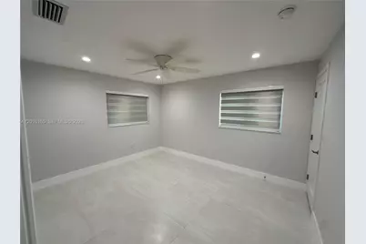 9275 SW 67th St, Miami, FL 33173 - Photo 12